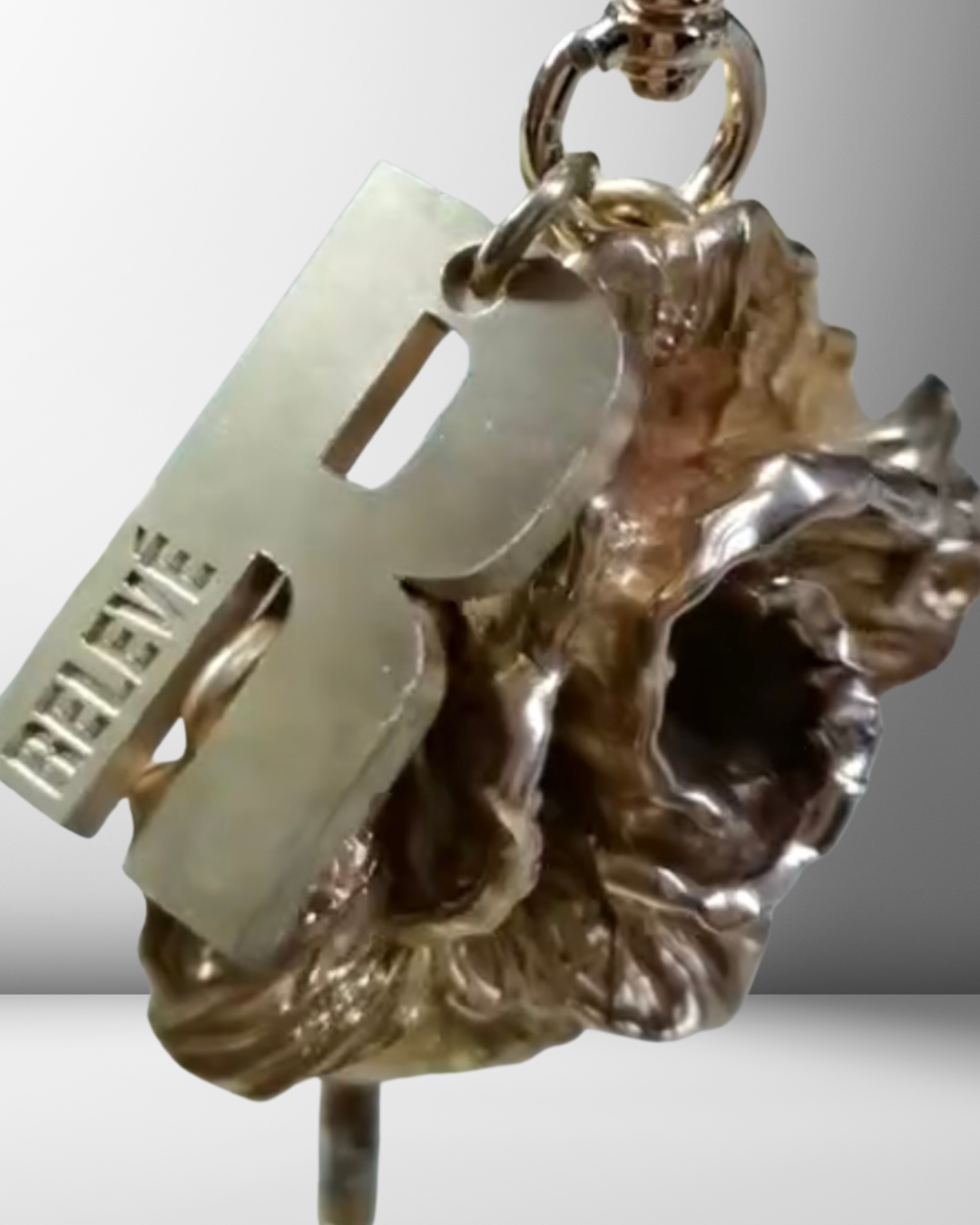 The Relevé Rose Keychain